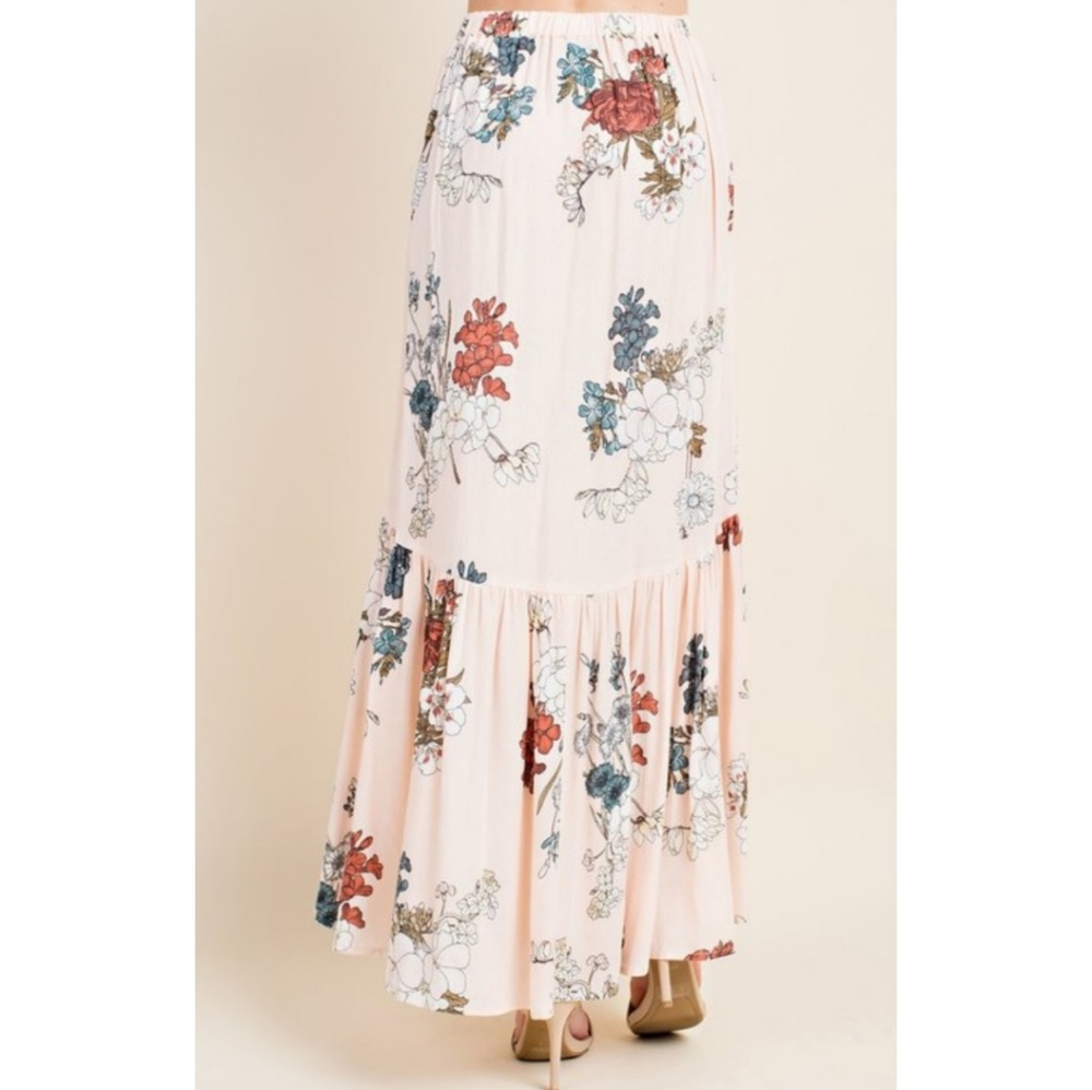 🆕🌿BOUTIQUE FLORAL MAXI SKIRT🌿 - Picture 3 of 4